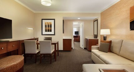 Embassy Suites by Hilton Austin Downtown South Congress Room Type - 3 RM 2BATH STE 1KNG 1DBL