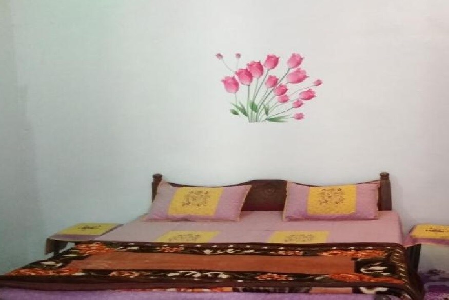 Hotel Central - Tap to explore photos