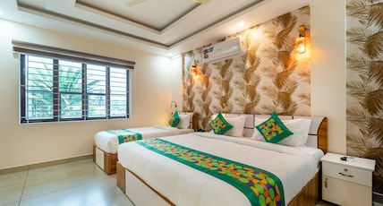 Treebo Thoduvas Star Plaza Cochin Airport Room Type - Spacious Premium Room