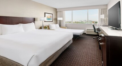 Crowne Plaza Phoenix Airport (Pet-friendly) Room Type - 1 King Bed Standard with Sofa Bed Crowne Plaza Phoenix Airport (Pet-friendly) Room Type - 1 King Bed Standard with Sofa Bed