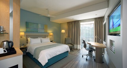 Holiday Inn Mauritius Mon Tresor Room Type - 1 Queen Standard