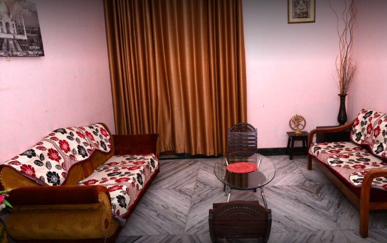 Lovely Homestay - Tap to explore photos