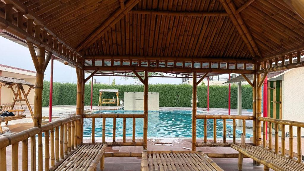 Shree Hans Farmhouse By RS Farms - Tap to explore photos