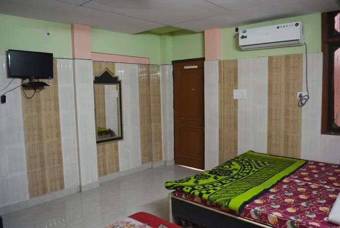 Hotel Ratandeep - Tap to explore photos