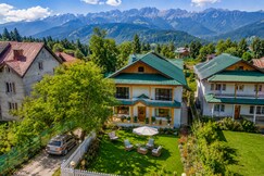 Rooms of Walnut Tree (River Front) Pahalgam