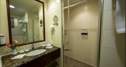 SAJA By Warwick Makkah Hotel Room Type - Diplomatic Room Tower 2 Twin Bed