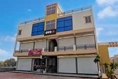 Hotel O Trishas HomeStay