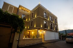 KMM Hotel, Tbilisi