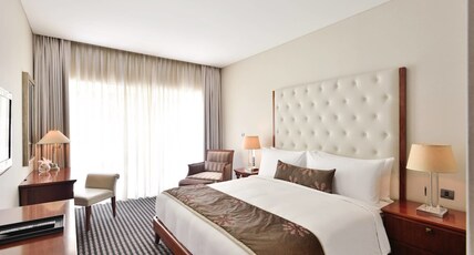 Marriott Suites Pune Room Type - 1 Bedroom Residential Suite, Living Room, Balcony, Kitchenette
