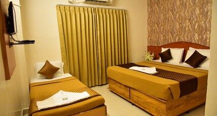 Rajalakshmi Comforts Room Type - Deluxe Triple Bed