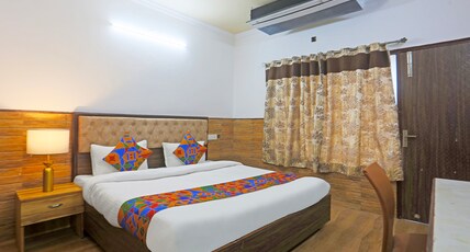 FabHotel Vasant Villa Room Type - Deluxe Room
