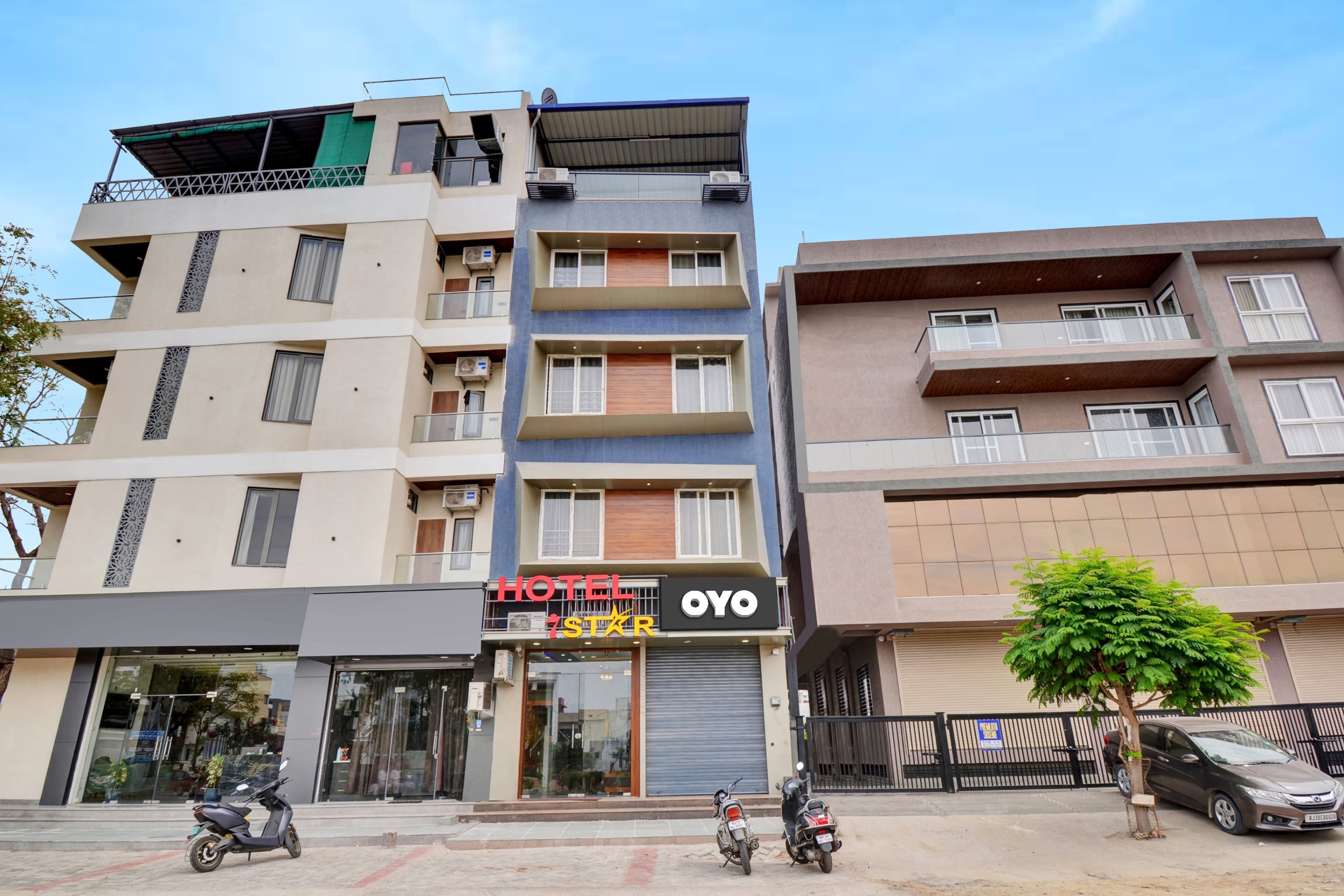 Hotel O 7 Star - Tap to explore photos