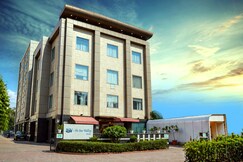 Hotel Sea Valley Azure Gurugram
