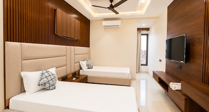 Hotel Shri Siddhi Vinayak Room Type - Deluxe Twin Bed Hotel Shri Siddhi Vinayak Room Type - Deluxe Twin Bed