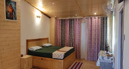 Shree Guru Homestay: mukteshwar Room Type - Couple Room