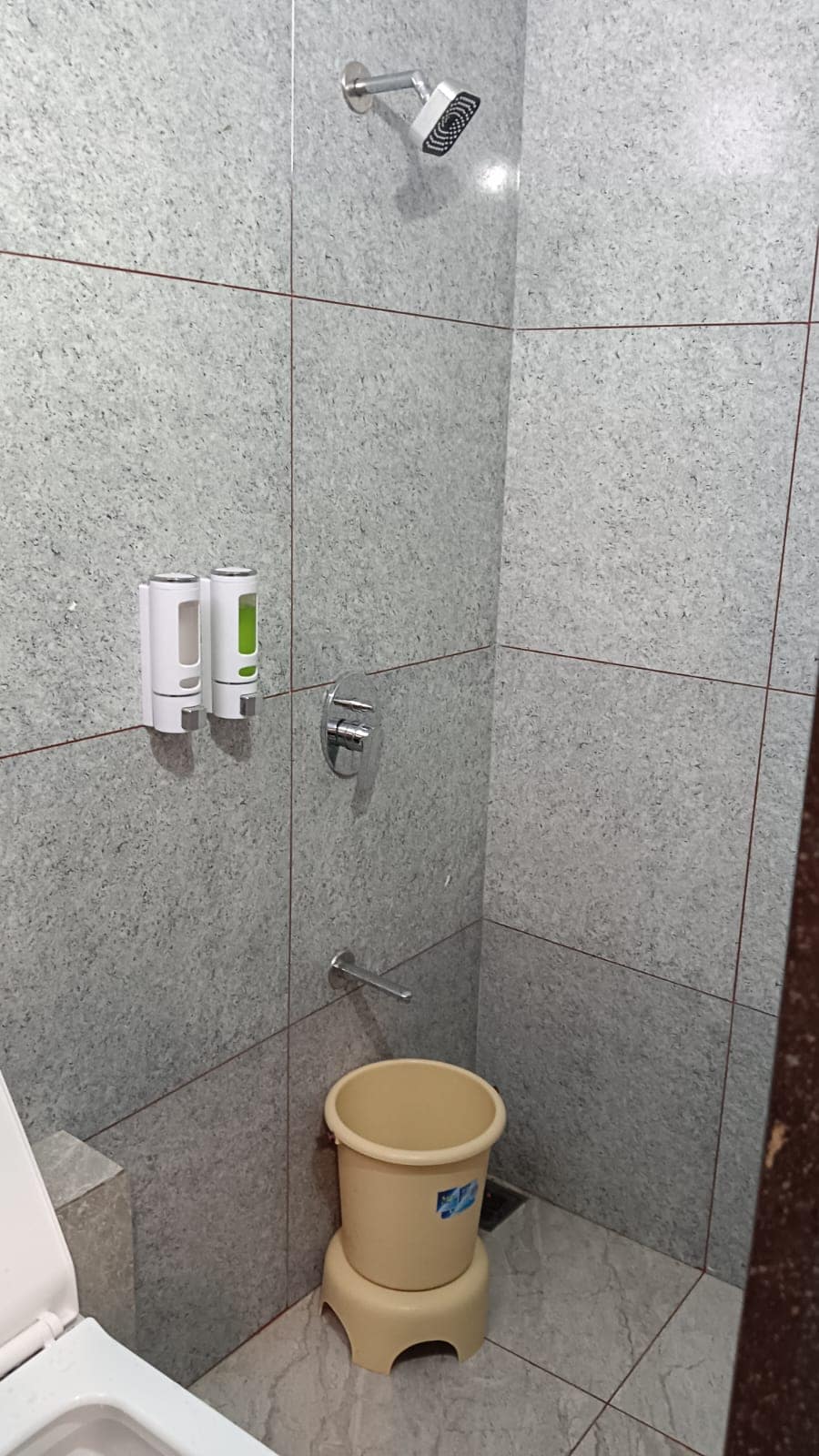 Hotel Dwarkesh homely stay - Tap to explore photos