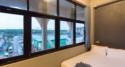 Leisure Hostel Room Type - Standard Queen Room