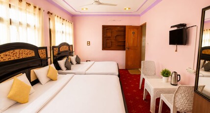 The Upscale Inn (5Mins Drive to Dal Lake - Srinagar) Room Type - Family Room