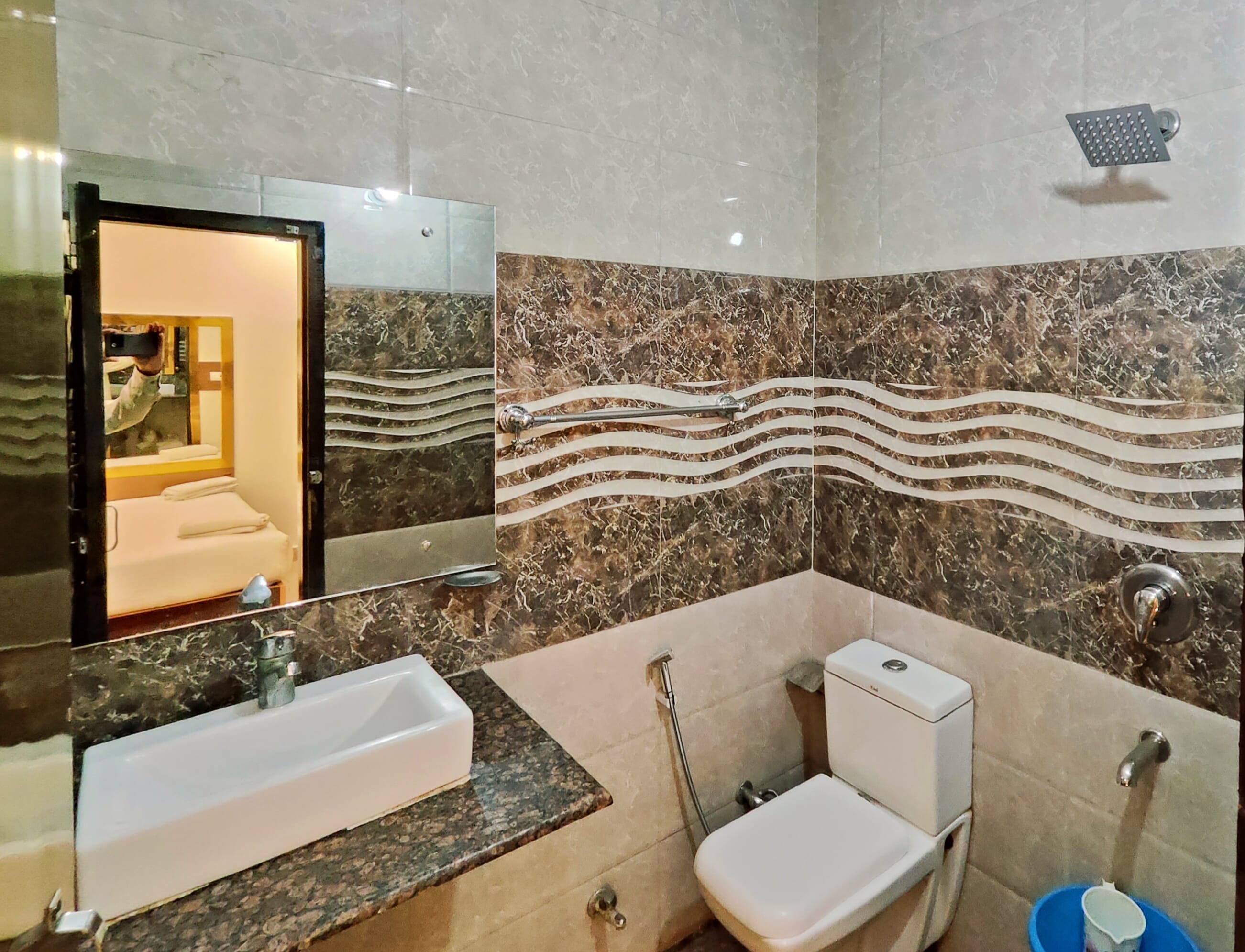 Hotel Apple Villa @ Paharganj - Tap to explore photos