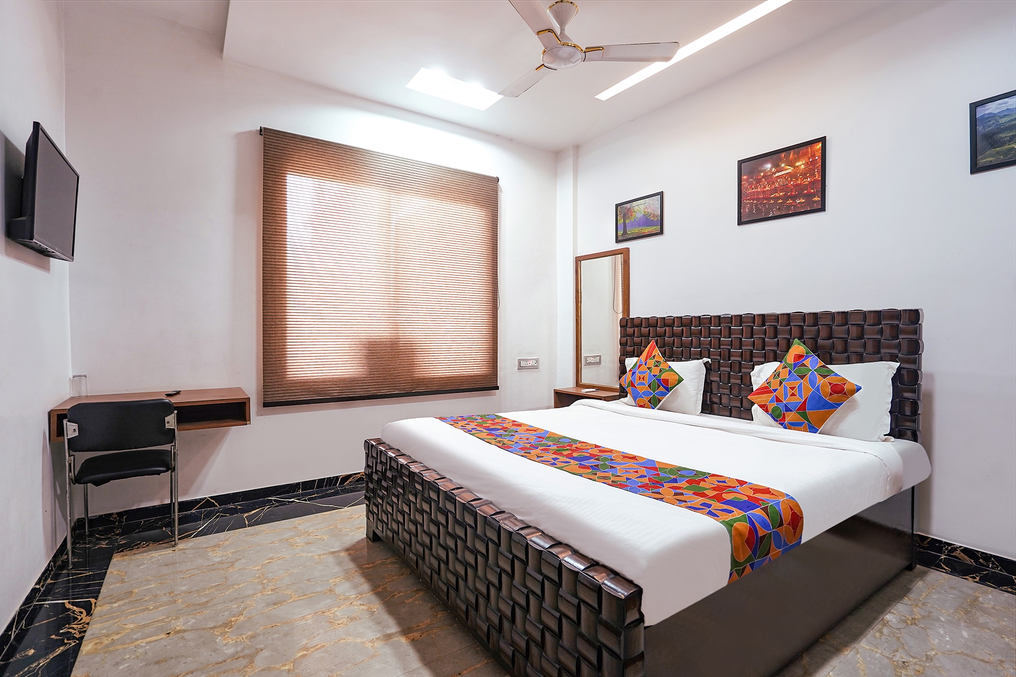 FabHotel Villa De Benares - Nr. Tulsi Manas Mandir - Tap to explore photos