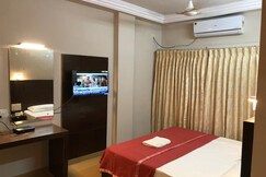 HOTEL SRI URVASI