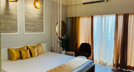 Best and private stay available with premium room Room Type - Bedroom