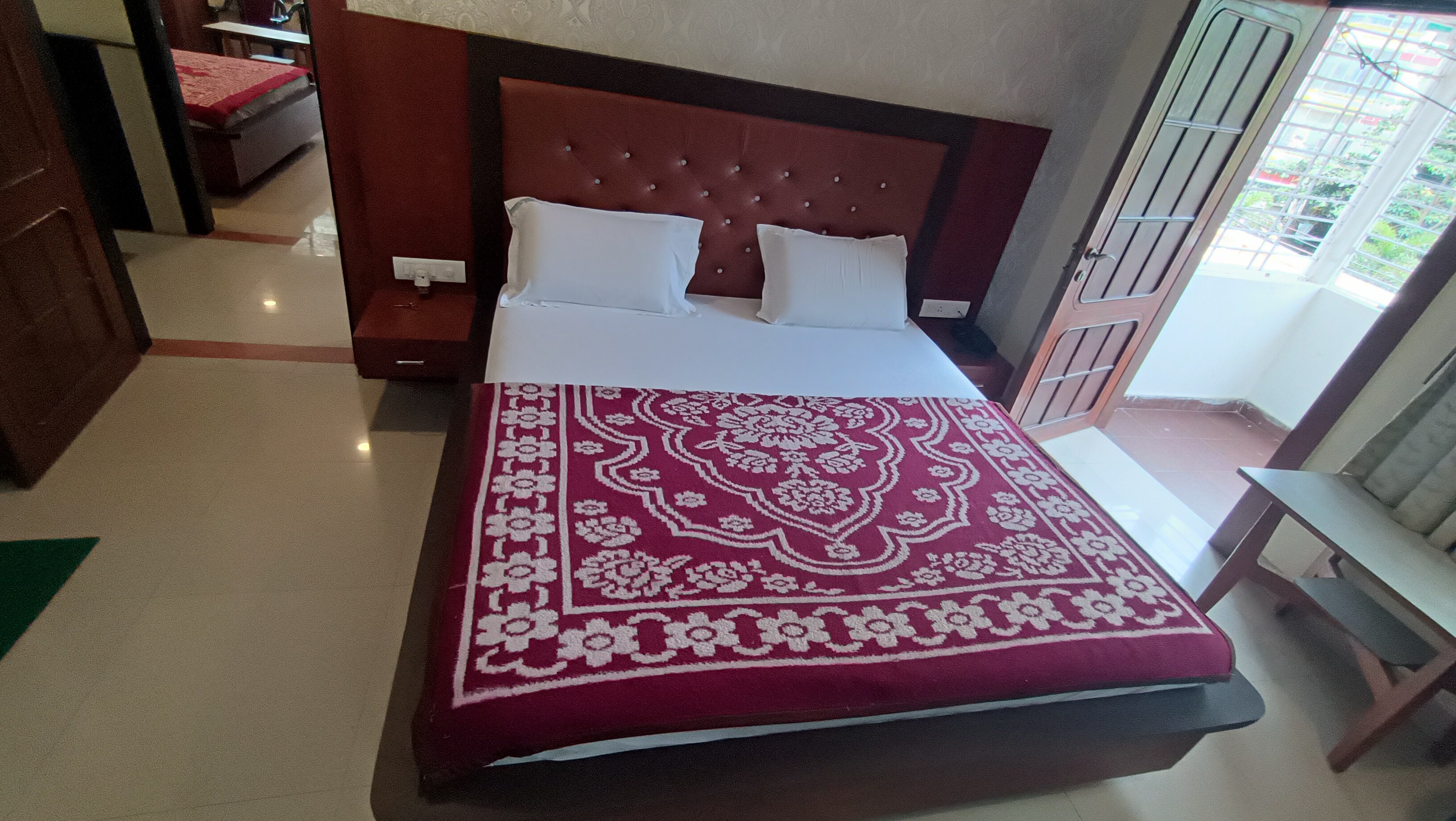SAS Guest House - Tap to explore photos