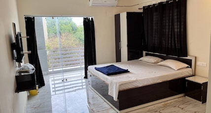 Hotel Soft Petal Room Type - Deluxe Ac Room with Balcony Hotel Soft Petal Room Type - Deluxe Ac Room with Balcony