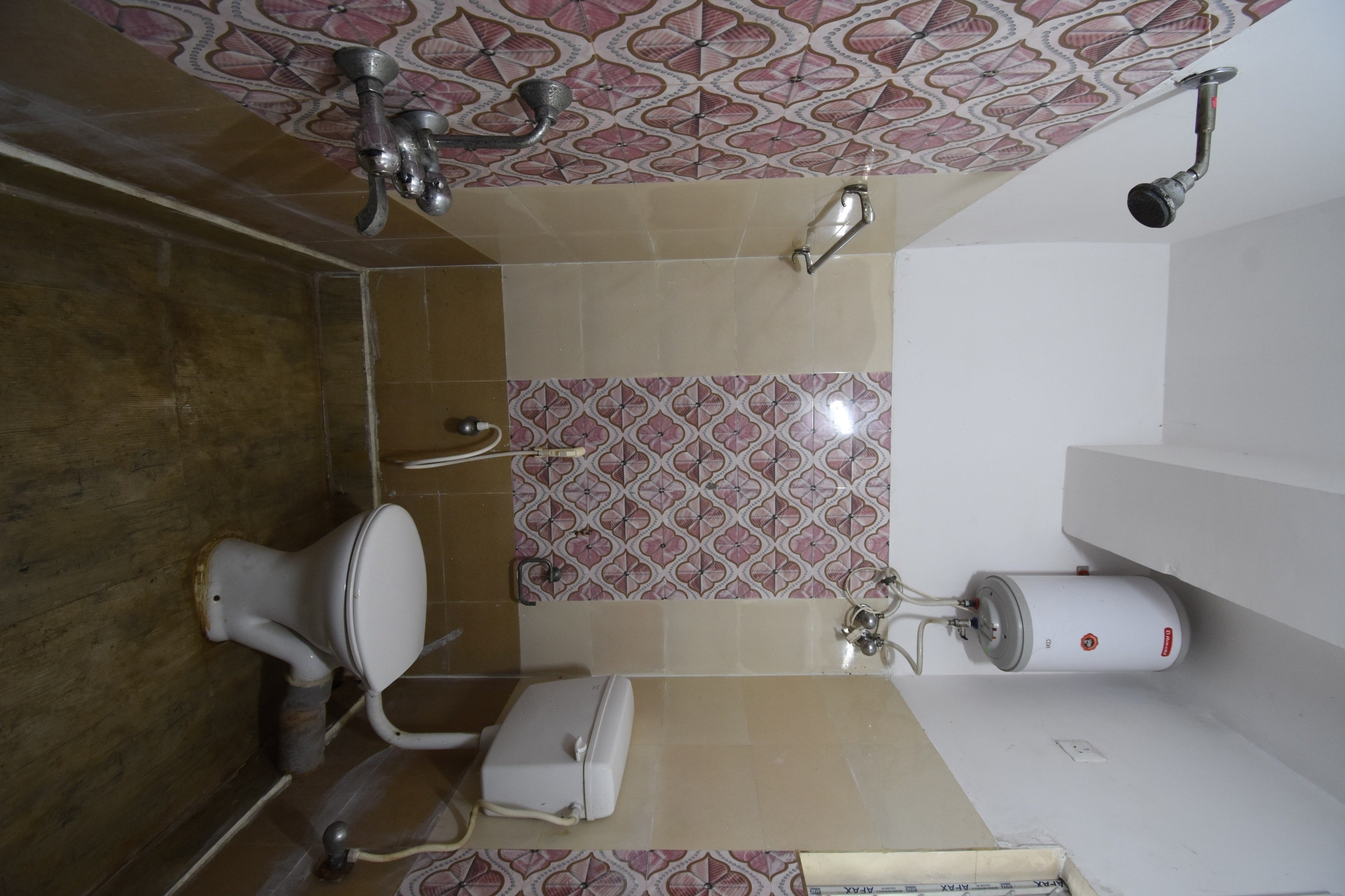 OYO 82026 BANGUR INN - Tap to explore photos