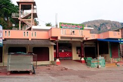 Veeras Lodge