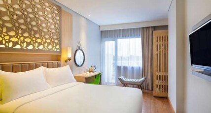 IBIS STYLES CIKARANG Room Type - Superior Room with 1 queen bed, with balcony