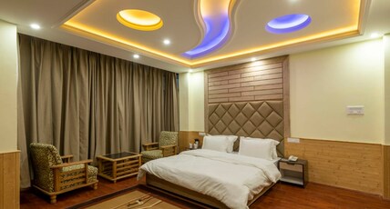 Dee Grand Marq Hotel Room Type - Executive Room Dee Grand Marq Hotel Room Type - Executive Room