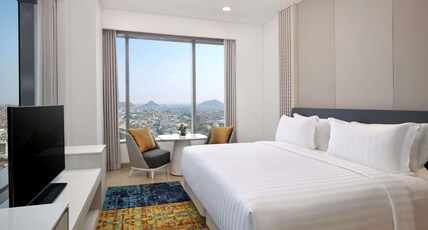 Grand Mercure Lampung Room Type - Grand Deluxe Room, mountain and city view, 1 super king size bed Grand Mercure Lampung Room Type - Grand Deluxe Room, mountain and city view, 1 super king size bed
