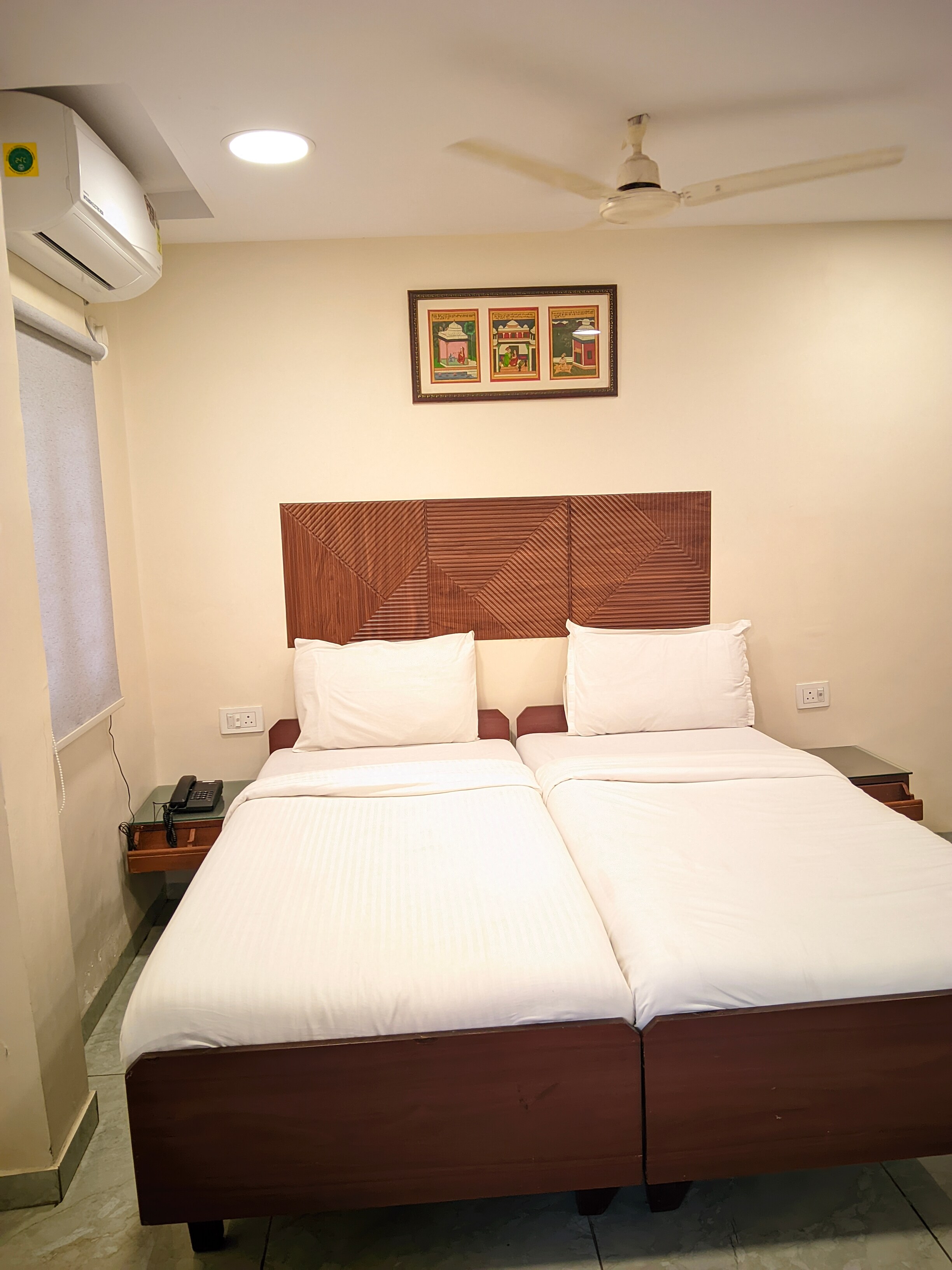 Benazeer Hotel - Tap to explore photos