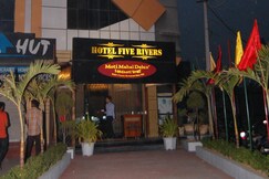 Five RIvers Hotel