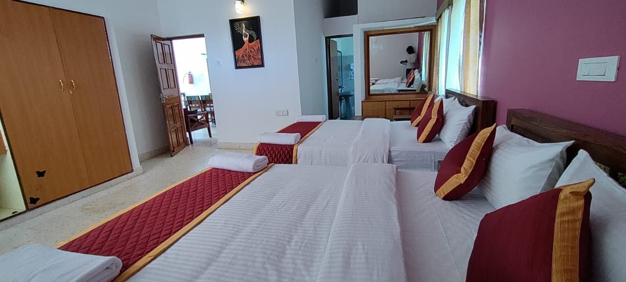 MYSPACE HOLIDAY INN OOTY ROOMS IN A VILLA - Tap to explore photos