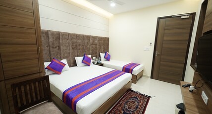 Hotel SS Royal Room Type - Triple Bed Room