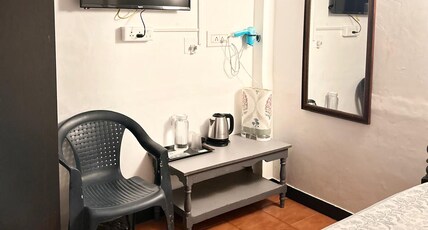 LA RUELLE TOURISME Room Type - Double bedroom with Balcony - C