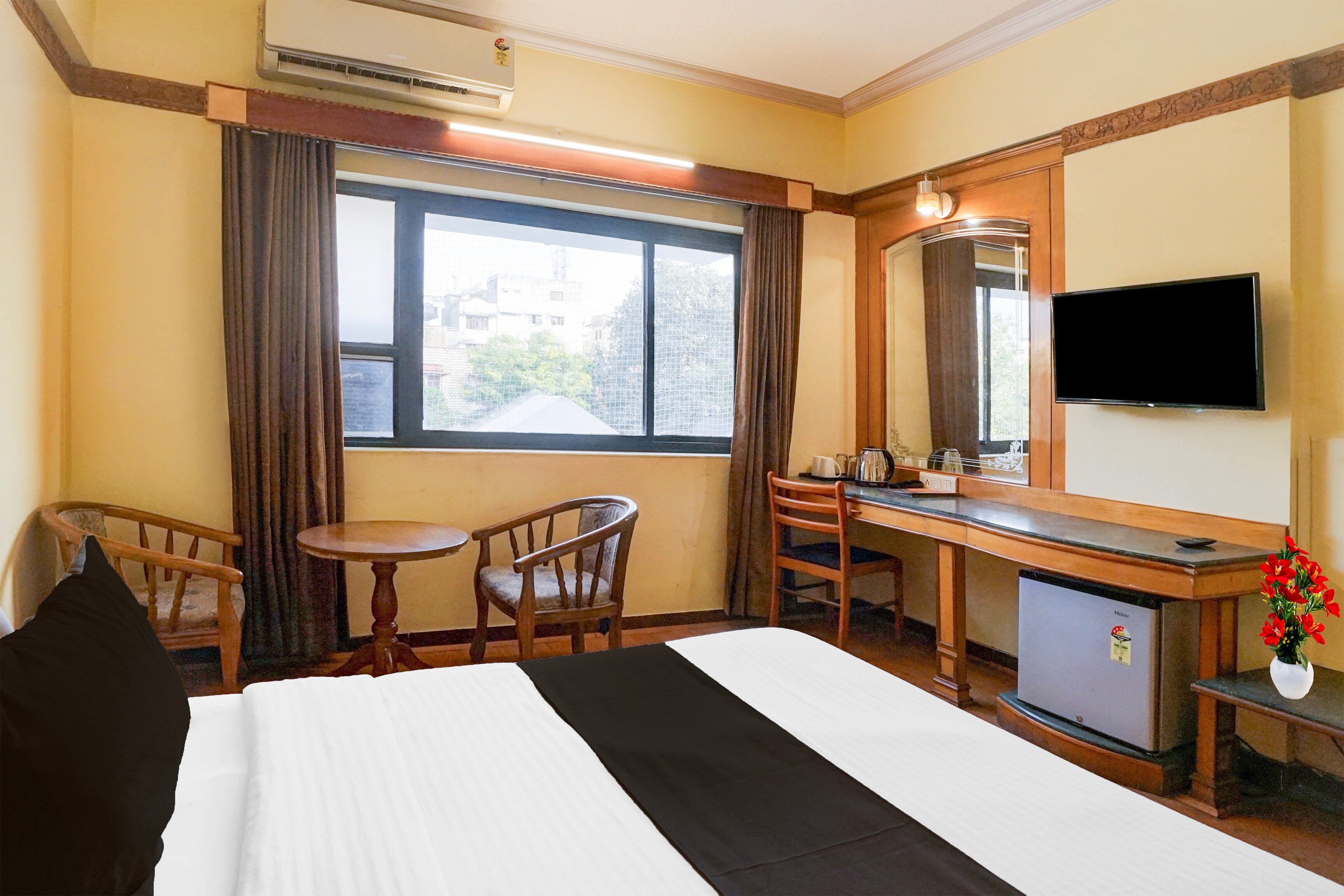 Townhouse Subhash Nagar Formerly Royal Palazzo - Tap to explore photos