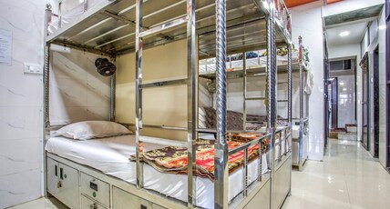 One Step Hostel Room Type - 1 Bed in Male Only Dorm AC Time: 7am to 7pm