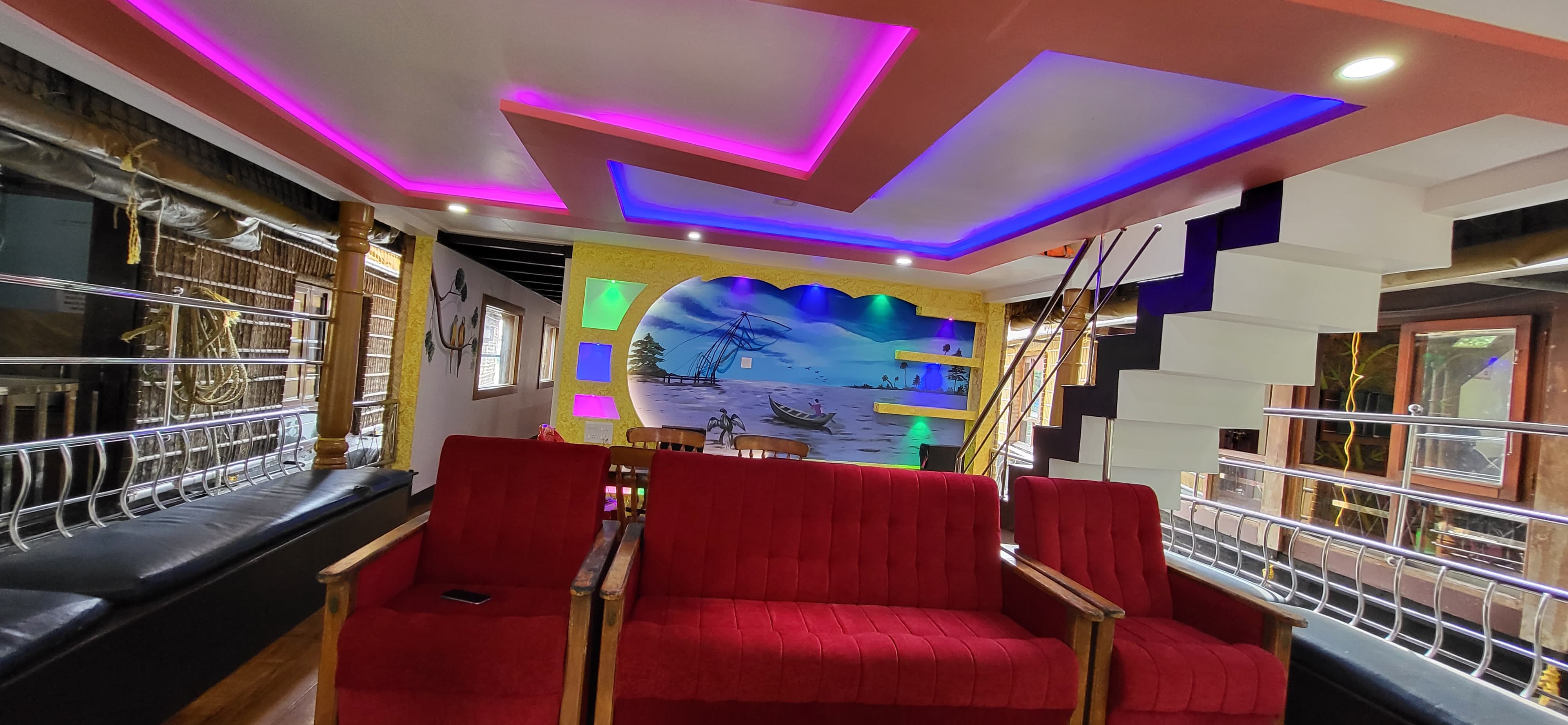 CHAKRAVARTHINI HOUSEBOATS - Tap to explore photos
