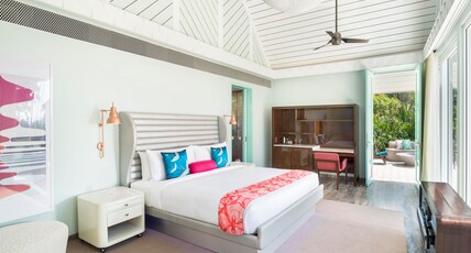 W Goa Room Type - 1 King Bed, Seafront View, Oasis 1