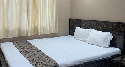CRYSTAL INN GUEST HOUSE  Room Type - Deluxe Room with Air Conditioning