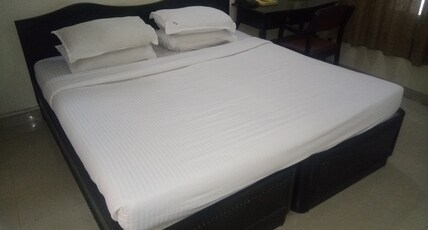 Hotel Ritz  Room Type - Deluxe Room