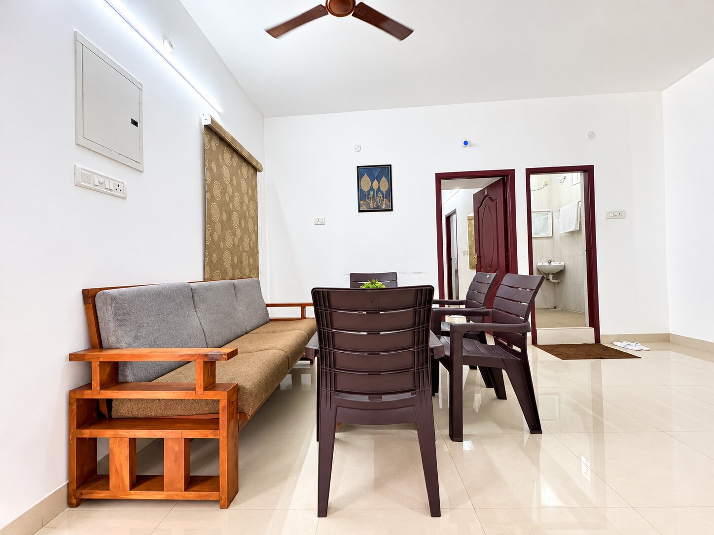 Royal Beach Service Apartment - Tap to explore photos