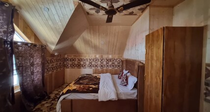 Zircon Palace Room Type - Deluxe Room