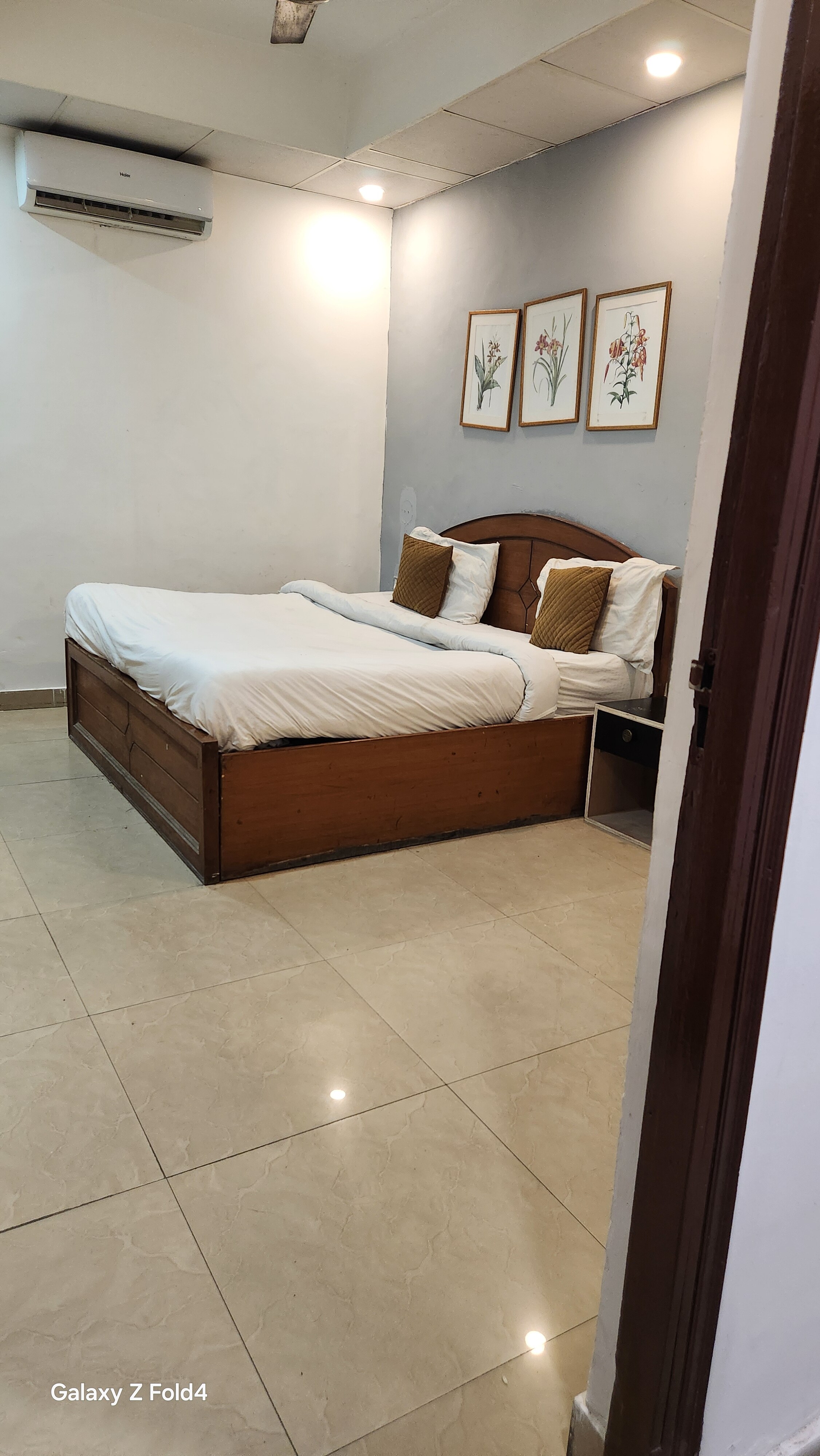 StayHeavan - Tap to explore photos