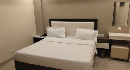 Hotel LUX By Heavenn Room Type - Superior Room