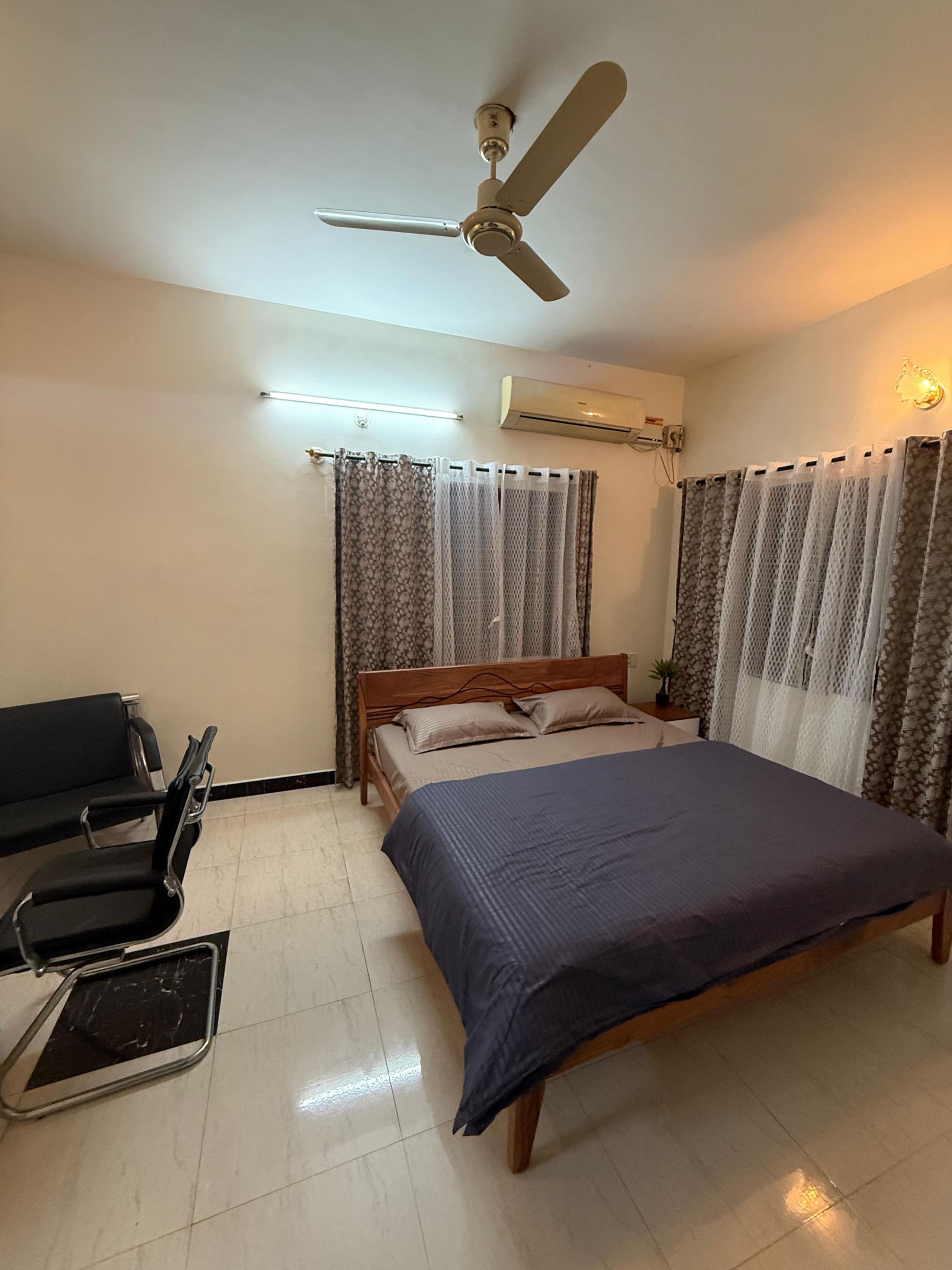 Indiranagar Gem 1BHK Terrace Metro Great wifi - Tap to explore photos
