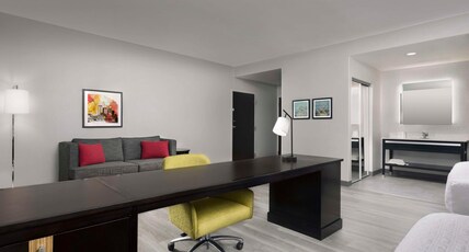 Hampton Inn & Suites by Hilton El Paso/East Room Type - 2QN STDO MIC FRIDG WTBR NS